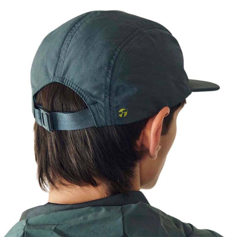 GORRA-UNISEX-TOPPER-LATITUD-X-REVOLVER