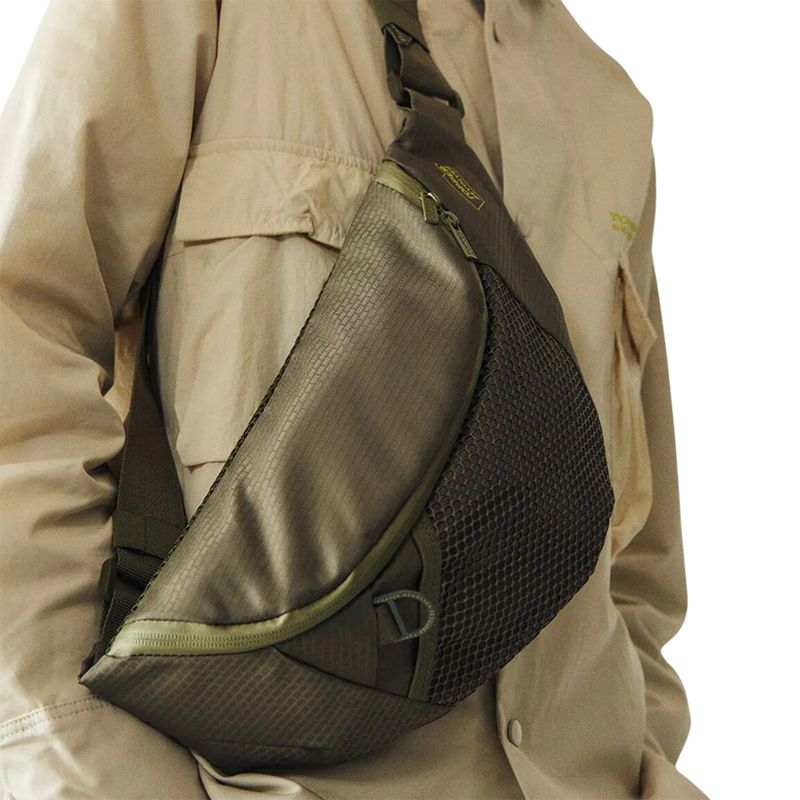 RIÑONERA-UNISEX-TOPPER-FREY-X-REVOLVER