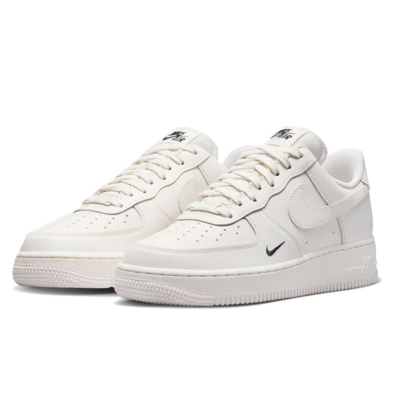 ZAPATILLAS-MUJER-NIKE-AIR-FORCE-1-.07-ESS